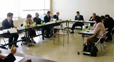 20日開かれた三条・栄・下田合併協議会の合併方式等検討特別小委員会