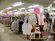 2階衣料品売り場