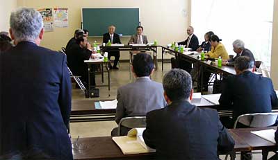 25日開かれた三条・栄・下田合併協議会の特別職の身分等検討特別小委員会