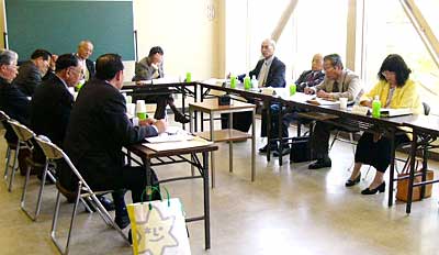 6日開かれた三条・栄・下田合併協議会の特別職の身分等検討特別小委員会