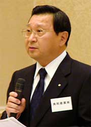 事業計画基本方針を述べる加藤敏敦理事長