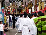 延々と続く行列