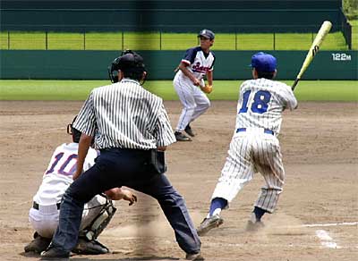第43回三条金物卸商協同組合野球大会で10日、三条市民球場で行われた決勝の(株)カネタ馬場長-高儀戦