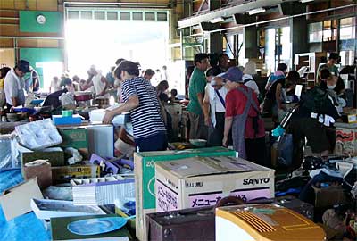 初日31の楽市楽座は1,500人が入場する盛況