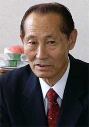 大きく3つの公約を説明する杉山氏