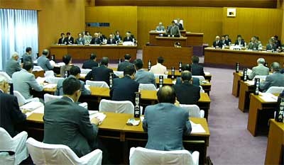 13日開会した三条市議会9月定例会