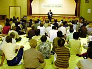 8月31日、小中川公民館で開かれた杉山氏の個人演説会