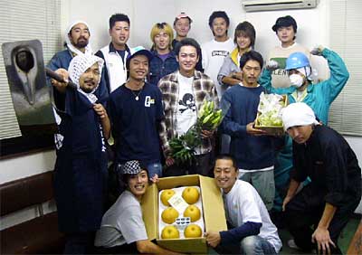 9日にチャリティーぐっつらぁ祭を開くチームぐっつらぁのメンバー