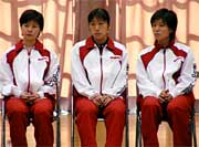 アテネ五輪にバドミントン日本代表チームとして出場した左から中山、田中、山田の3選手