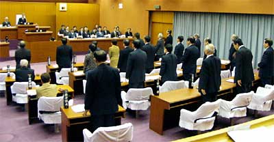 廃置分合に関する議案を可決した12日の三条市議会