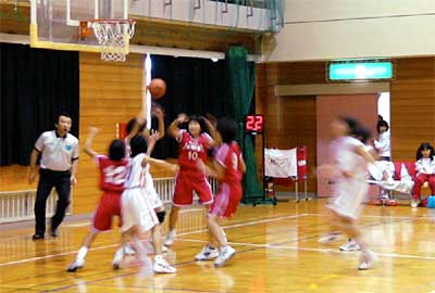 14日加茂市勤労者体育センターで行われた第26回BSN杯新潟県ミニバスケットボール大会三条・見附・加茂・南蒲原地区予選大会決勝
