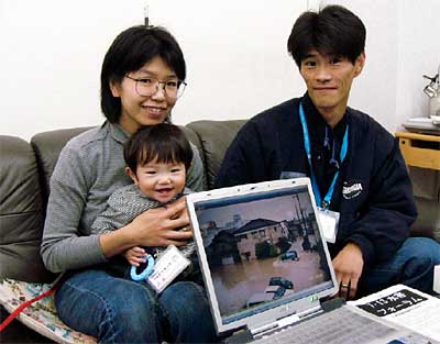 7・13水害の記録DVDを制作中の恒松さん夫婦