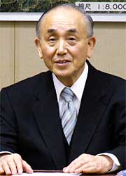 会見する小池加茂市長