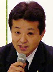 2005年度会長方針について話す藤田次年度会長