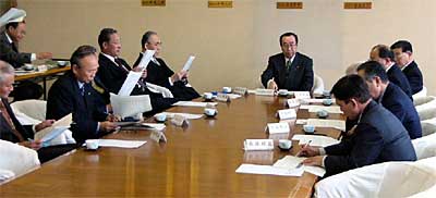 24日開かれた平成17年第1回県央市町村圏協議会、県央11市町村ではこれが最後に