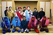 鬼の一行の記念撮影