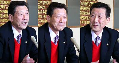 入院前以上に元気な様子で公務に復帰した高橋三条市長