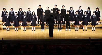 26日開かれた2005年燕中学校合唱部・吹奏楽部SPRING CONCERT