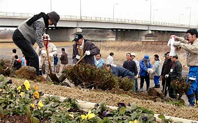 4月1日のオープンを前に27日、大曲河川公園で行われた植樹祭