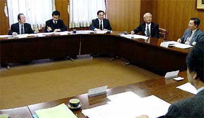 4日開かれた東北電力(株)三条営業所と燕市の懇談会