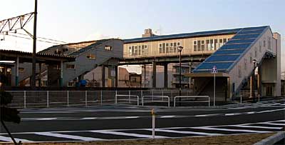 1日、供用を開始した三条駅東西自由通路