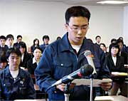 就職者の言葉を述べる(株)アベキンに就職した田中さん