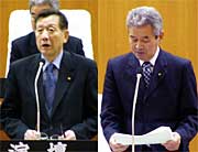 臨時会であいさつする高橋市長(左)と田中市議会議長(右)