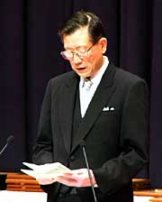 式辞を述べる高橋三条市長