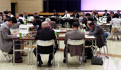 27日開かれた燕・吉田・分水合併協議会第6回会議