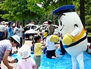 子どもたちに人気だった三条署のふれあい交番