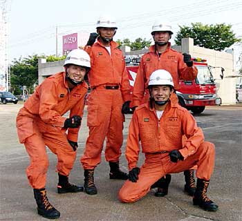 全国大会出場権を獲得した三条市消防本部の救助隊員4人