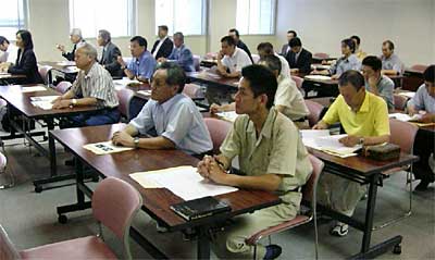 20日開かれた磨き屋シンジケートの平成17年度全体会議