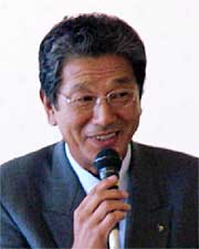 報告する高野県央研究所理事長