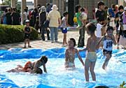 それいけちびっ子プールキャプション