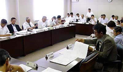 9日開かれた三条市議会五十嵐川・刈谷田川改修事業等調査特別委員会