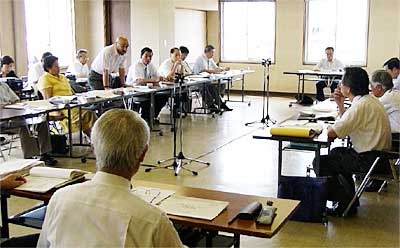 22日開かれた燕市議会総務文教常任委員会