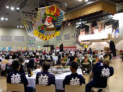 18日開かれた「祝新三条市　水害復興　全国紙鳶（凧）揚げ大会」の前夜祭
