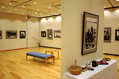 22日から11月6日まで開館5周年記念事業「捧武写真展~田園の微笑~」を開く中之口先人館