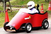 三条エコノミークラブ会員が手作りしたエコカー