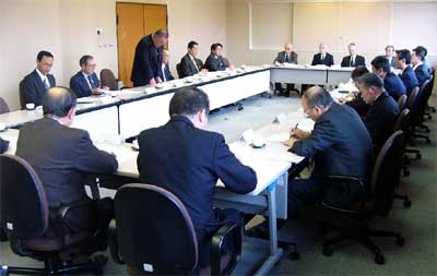 28日開かれた中小企業大学校三条校の平成17年度運営会議