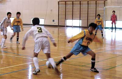 12日開かれた第6回栄ライオンズクラブ杯争奪しらさぎ少年フットサル大会