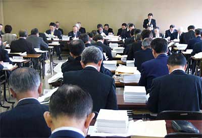 24日開かれた三条市の12月定例会の提出議案概要説明会