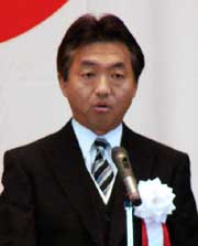 式辞を述べる中山県立燕中等教育学校校長
