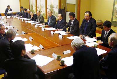 12日開かれた新潟県立燕中等教育学校を支援する会第6回理事会