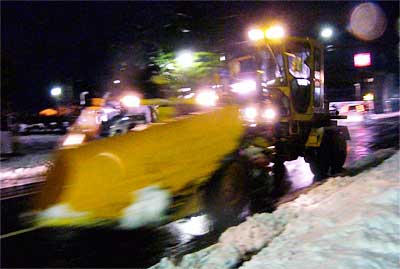 三条地区で初出動する除雪車