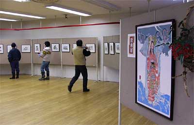 三条よってけ祭りとあわせて開かれている遠藤ケイ原画展