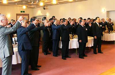 4日行われた燕市内業界団体の平成18年新年賀詞交換会