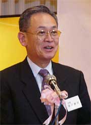 年頭のあいさつを行う渡辺三条商工会議所会頭