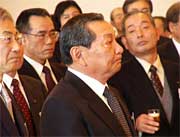 中央が山崎燕商工会議所会頭