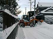 三条市横町2地内の除雪作業